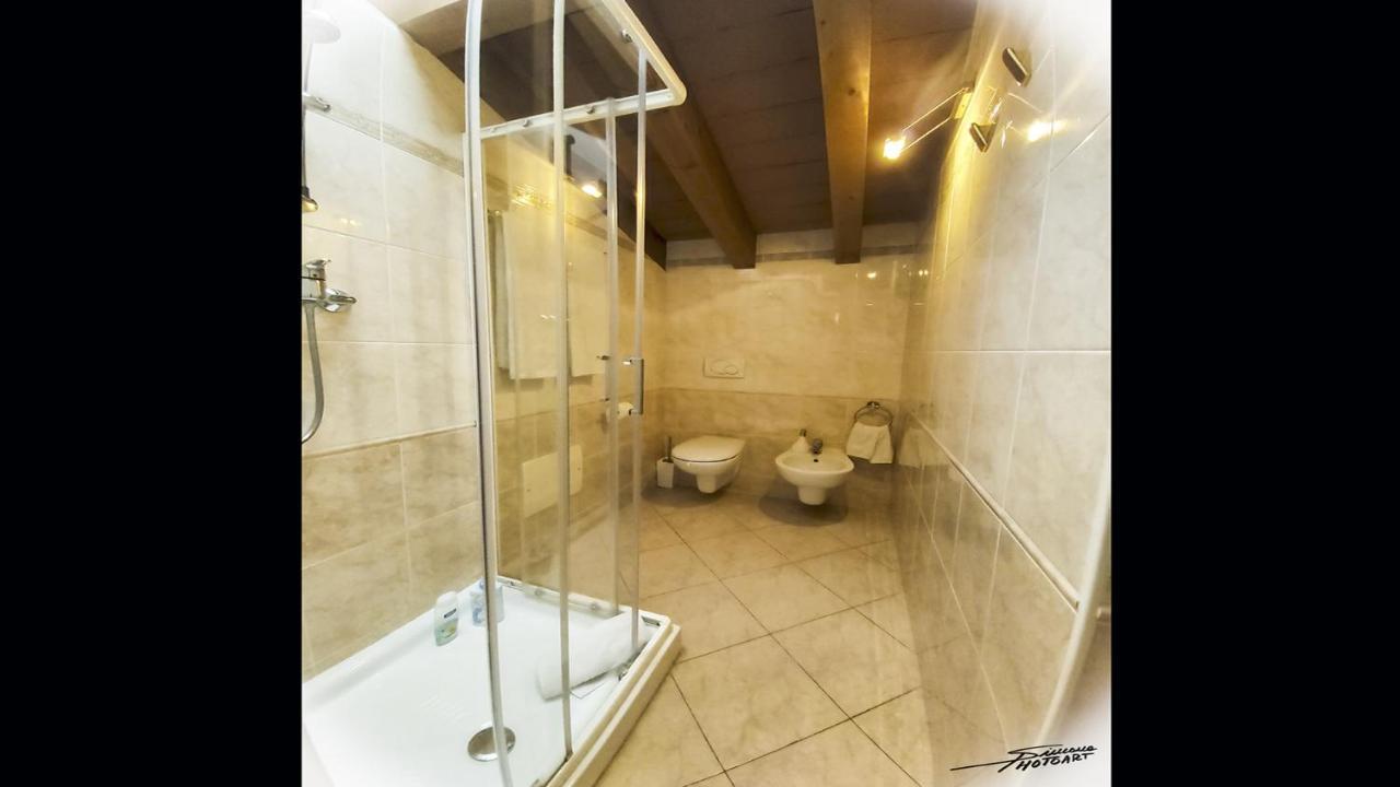 La Folaga Bed & Breakfast Gavirate Exterior foto